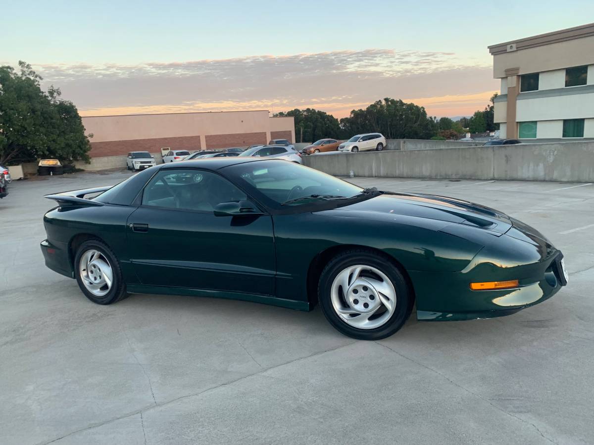Pontiac-firebird-trans-am-1995-green-3