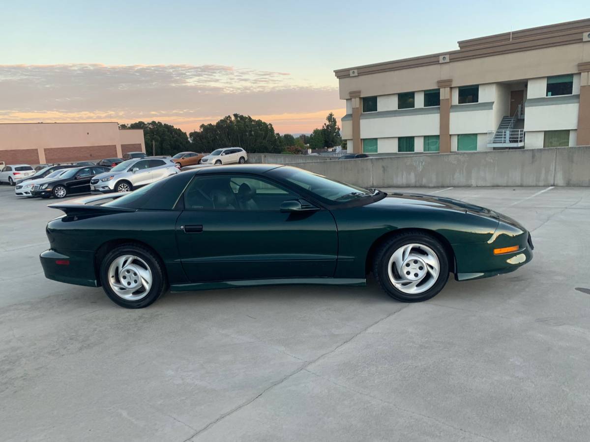 Pontiac-firebird-trans-am-1995-green-4