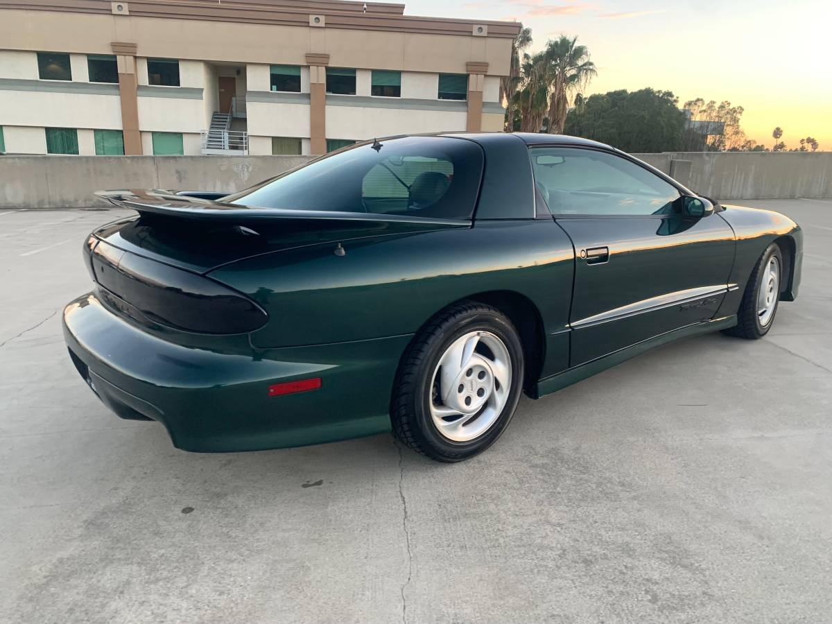 Pontiac-firebird-trans-am-1995-green-5