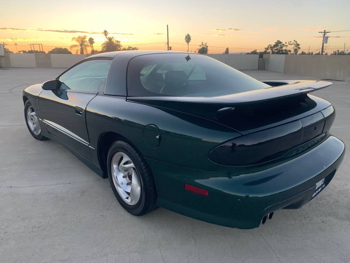 Pontiac-firebird-trans-am-1995-green-8