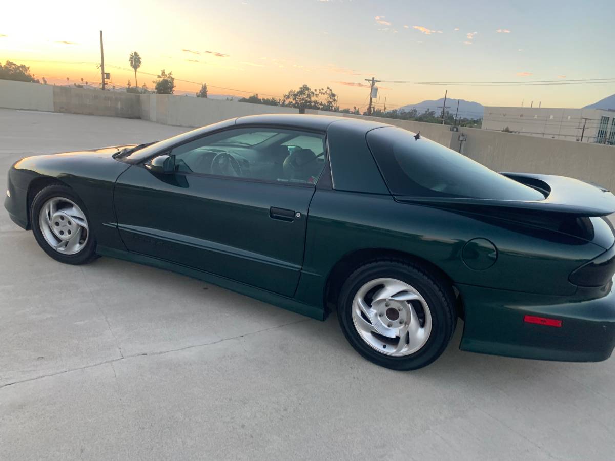 Pontiac-firebird-trans-am-1995-green-9