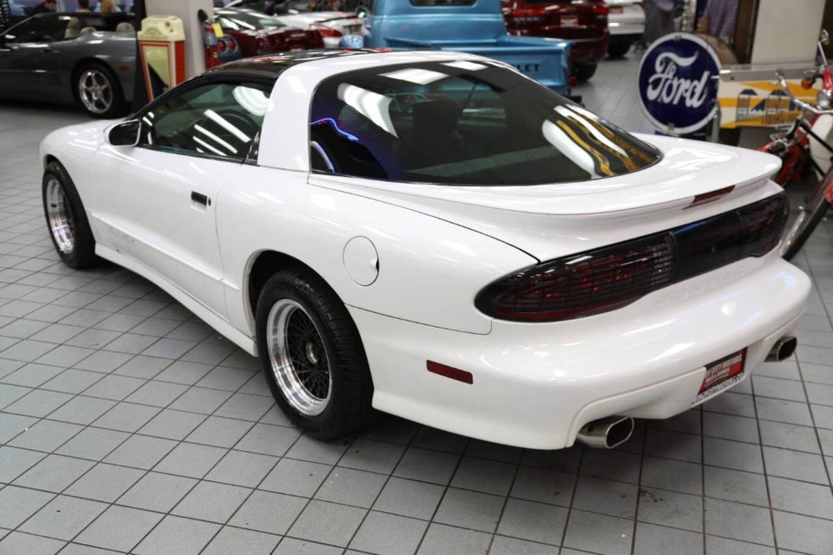 Pontiac-firebird-trans-am-2dr-h-1994-white-13