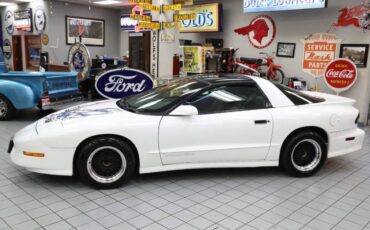 Pontiac-firebird-trans-am-2dr-h-1994-white-3