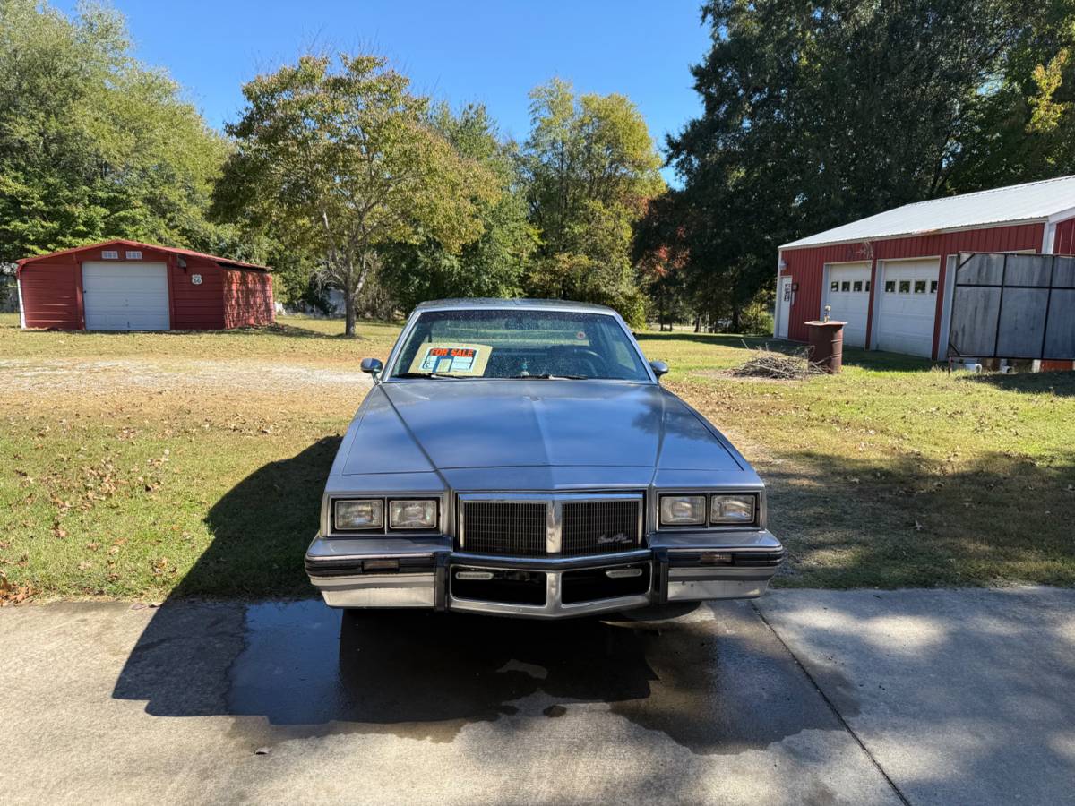 Pontiac-grand-prix-1984-silver-1