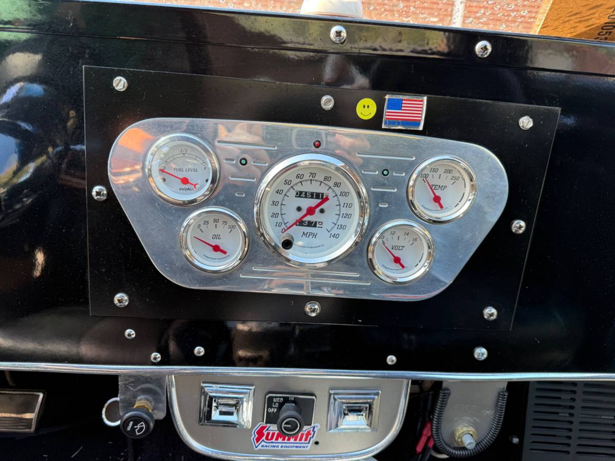 Pontiac-grand-prix-1984-silver-11