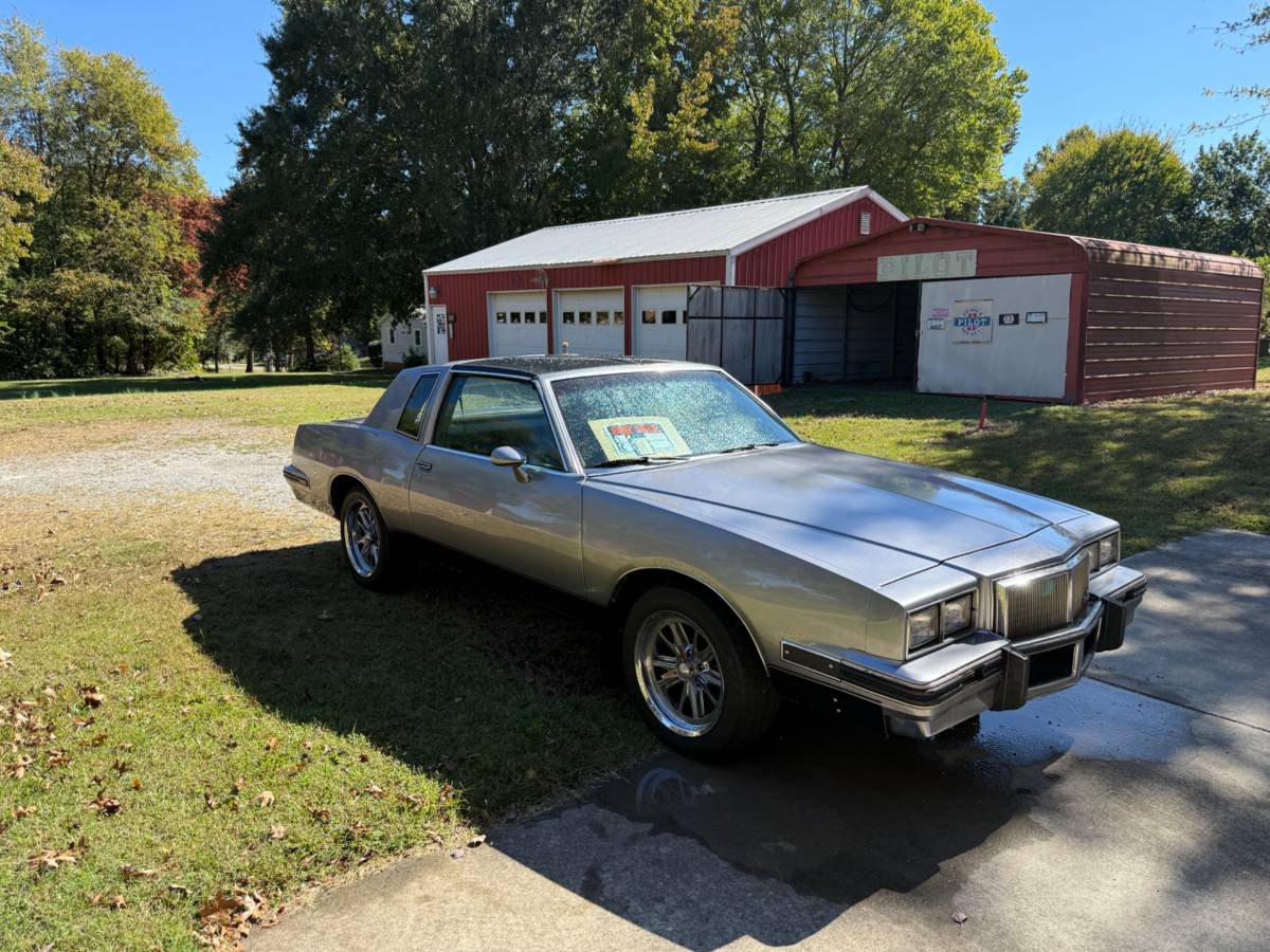 Pontiac-grand-prix-1984-silver-2