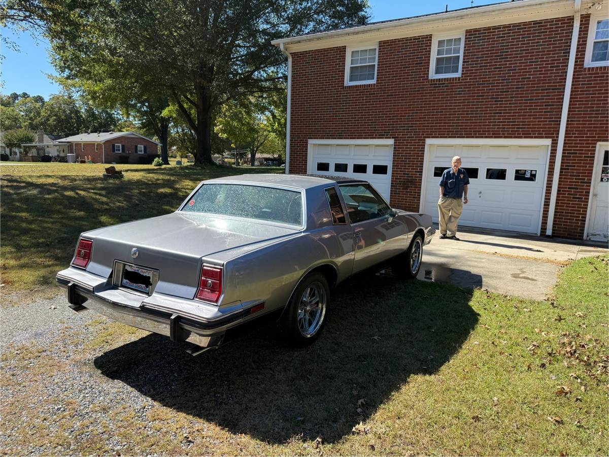 Pontiac-grand-prix-1984-silver-3