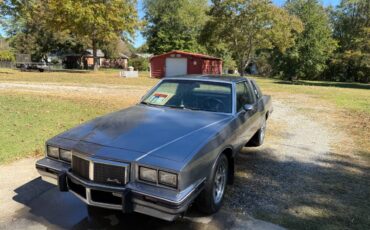 Pontiac-grand-prix-1984-silver