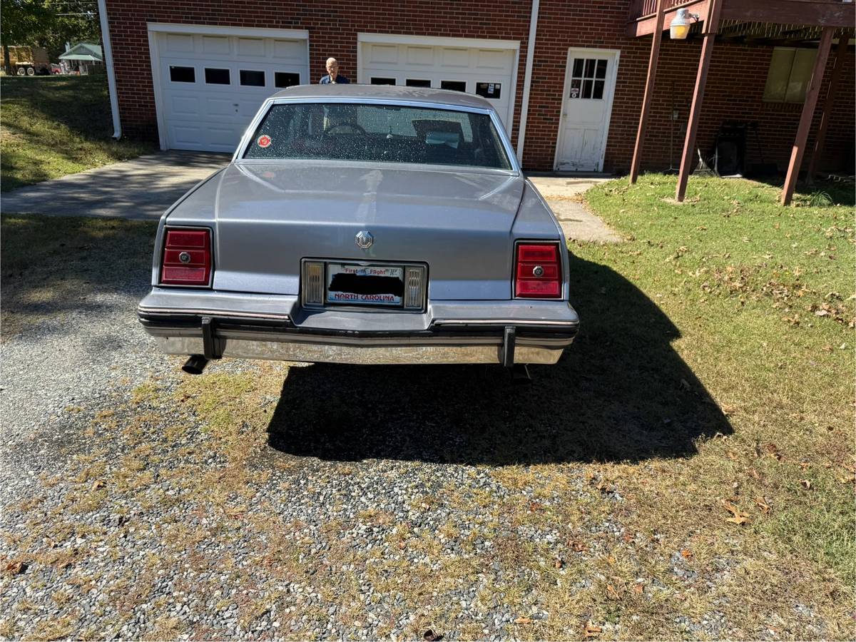 Pontiac-grand-prix-1984-silver-4
