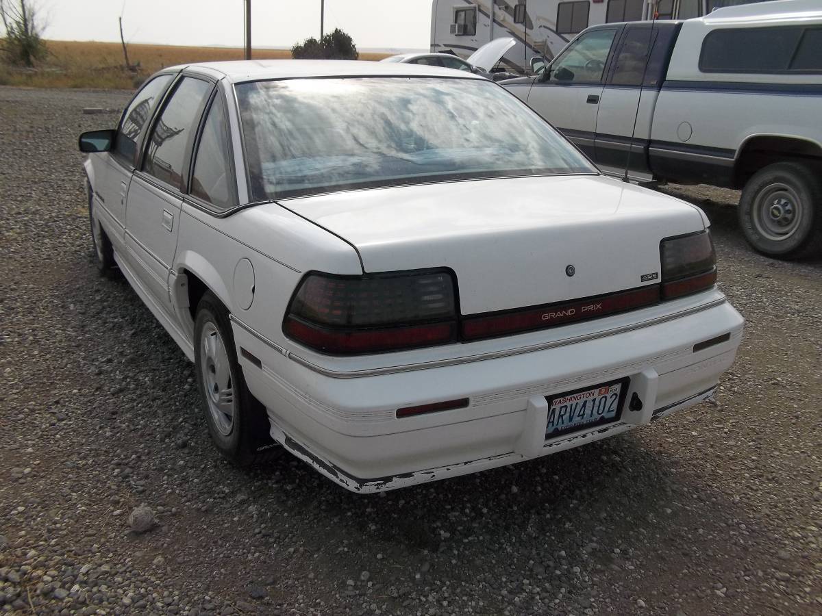 Pontiac-grand-prix-se-1995-white-2