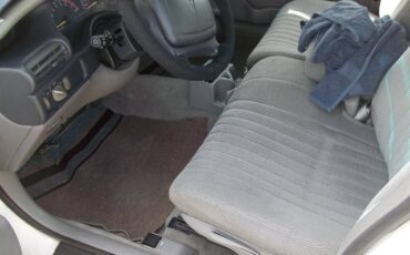 Pontiac-grand-prix-se-1995-white-3