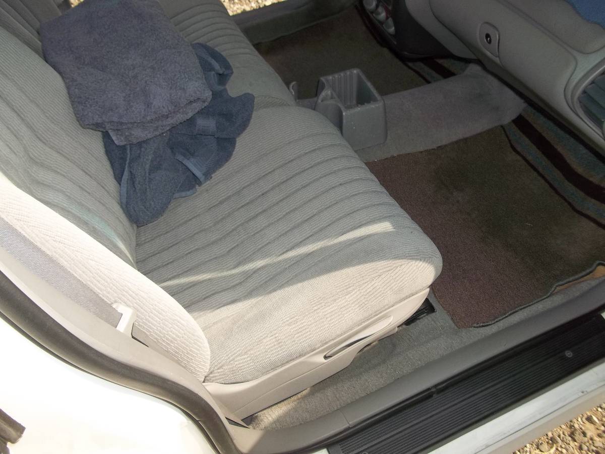 Pontiac-grand-prix-se-1995-white-5