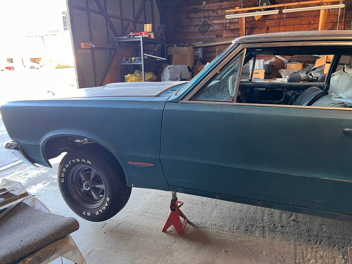 Pontiac-gto-1965-1