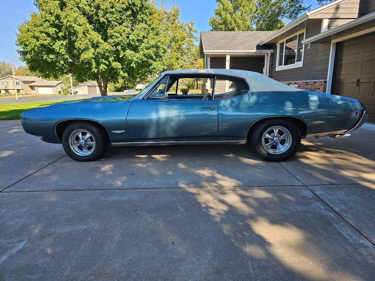Pontiac-gto-1968-blue-1