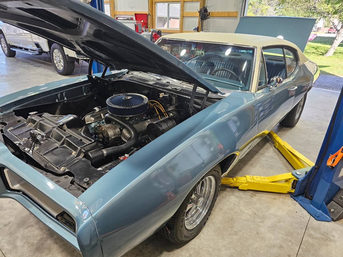 Pontiac-gto-1968-blue-11