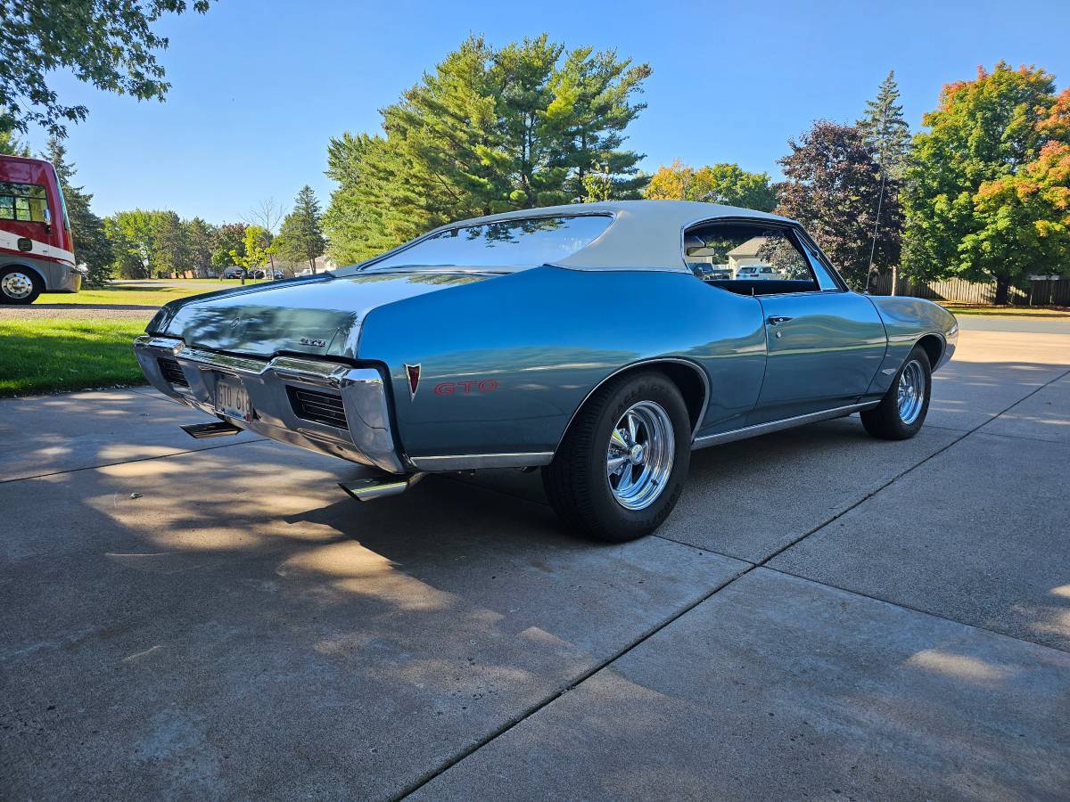 Pontiac-gto-1968-blue-4
