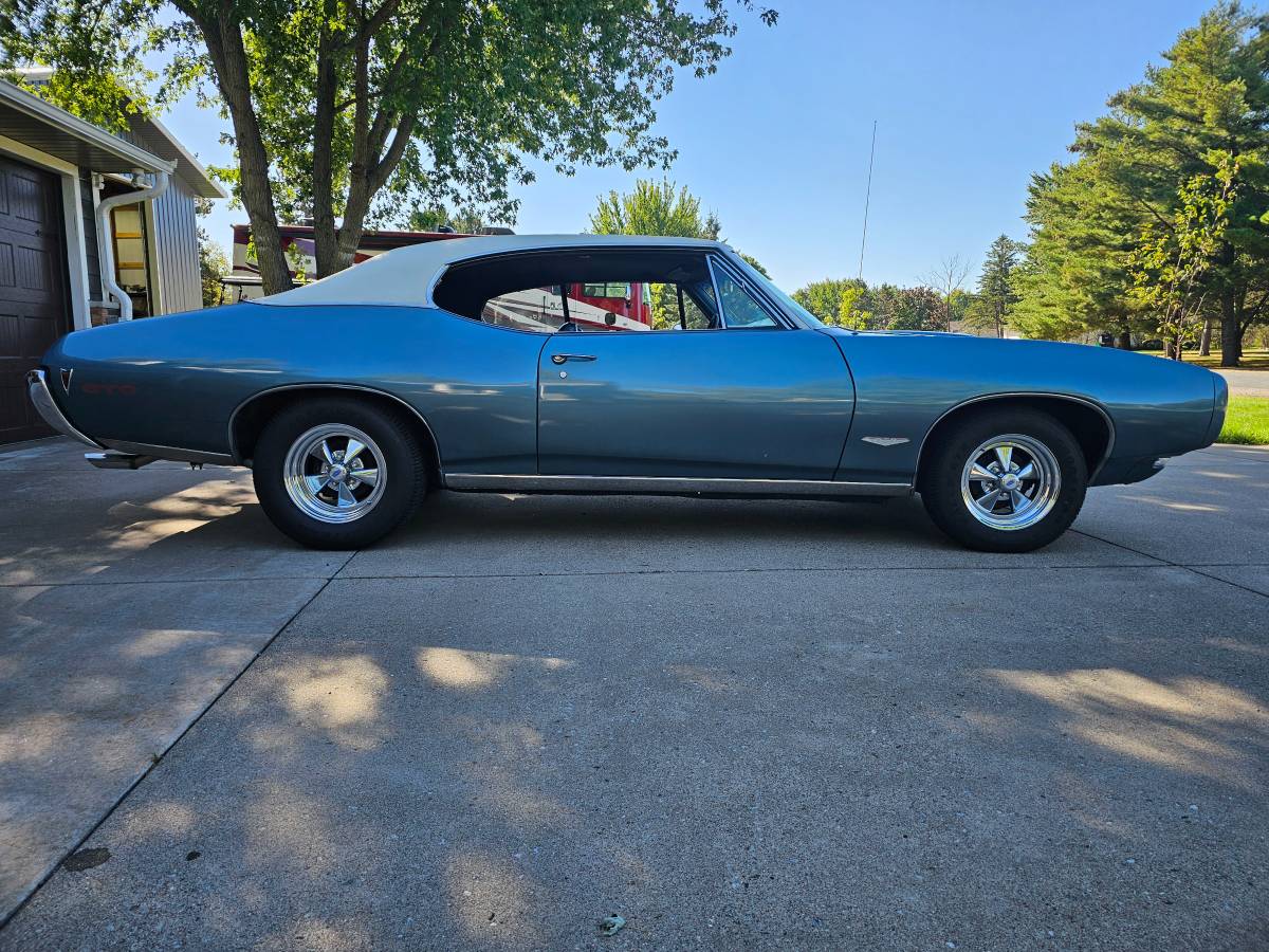 Pontiac-gto-1968-blue-5