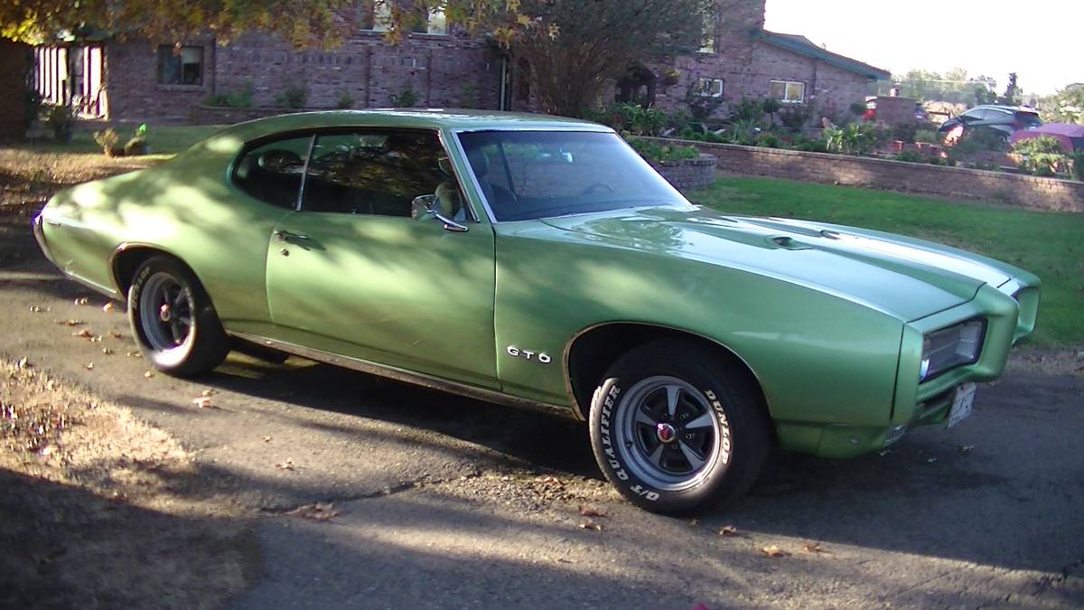 Pontiac-gto-1969-green-2