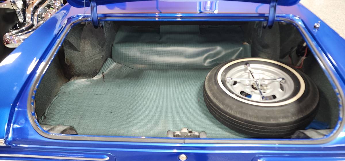 Pontiac-gto-convertible-1966-blue-19