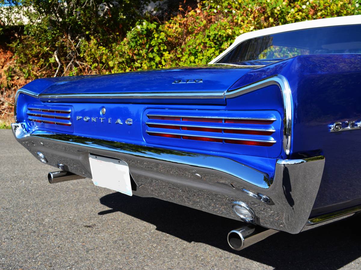 Pontiac-gto-convertible-1966-blue-9