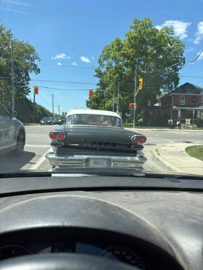 Pontiac-laurentian-four-door-sport-1958-black-3