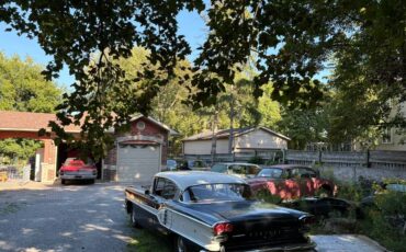 Pontiac-laurentian-four-door-sport-1958-black-7
