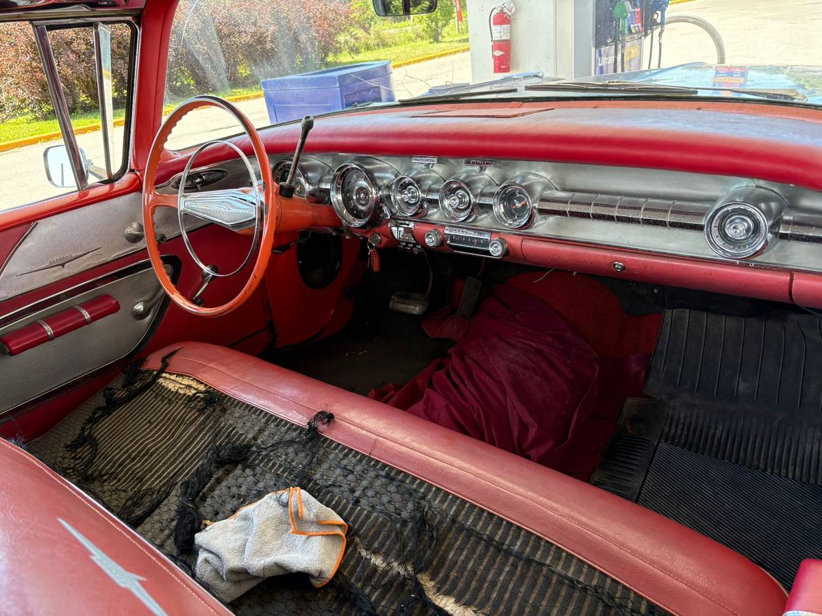 Pontiac-laurentian-four-door-sport-1958-black-9