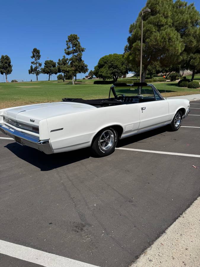 Pontiac-lemans-1964-white-1