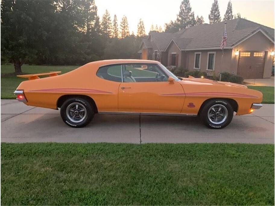 Pontiac-lemansgto-tribute-1970-3