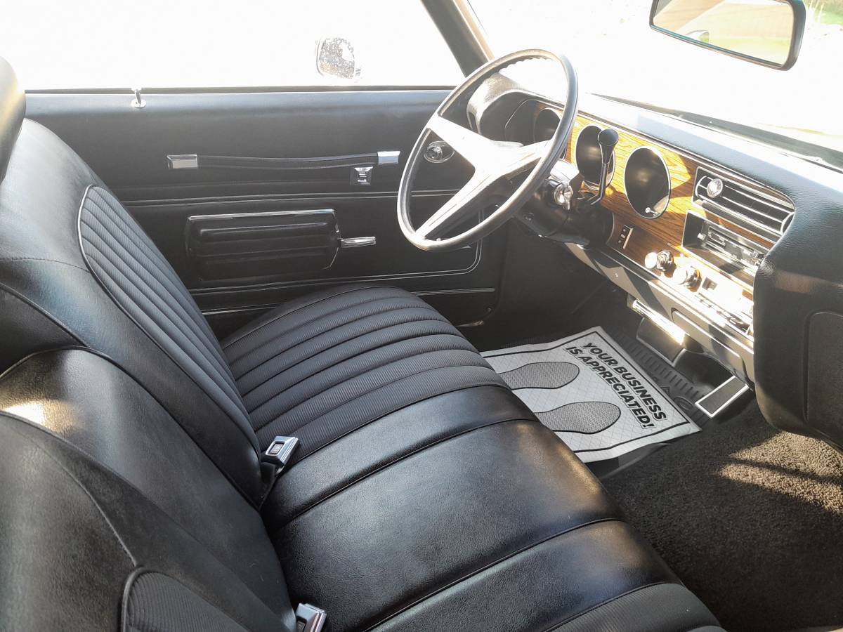 Pontiac-luxury-lemans-1972-4