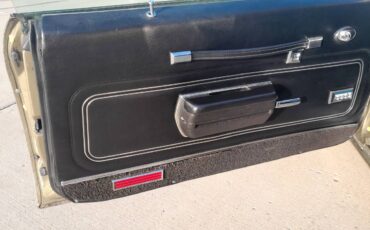 Pontiac-luxury-lemans-1972-9