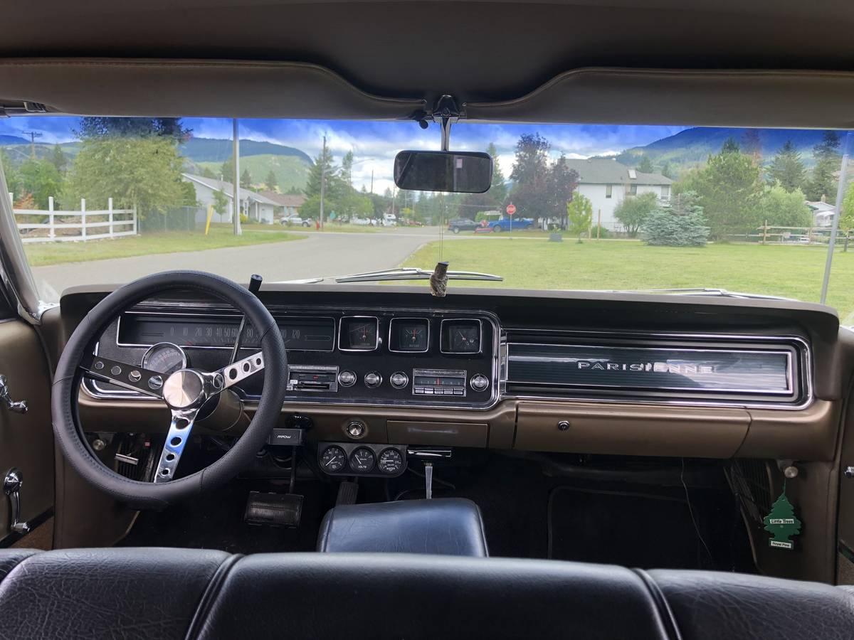 Pontiac-parisiene-1966-black-4