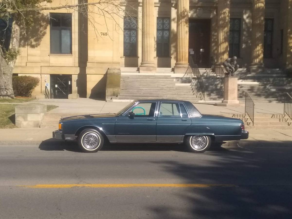 Pontiac-parisienne-1986-blue