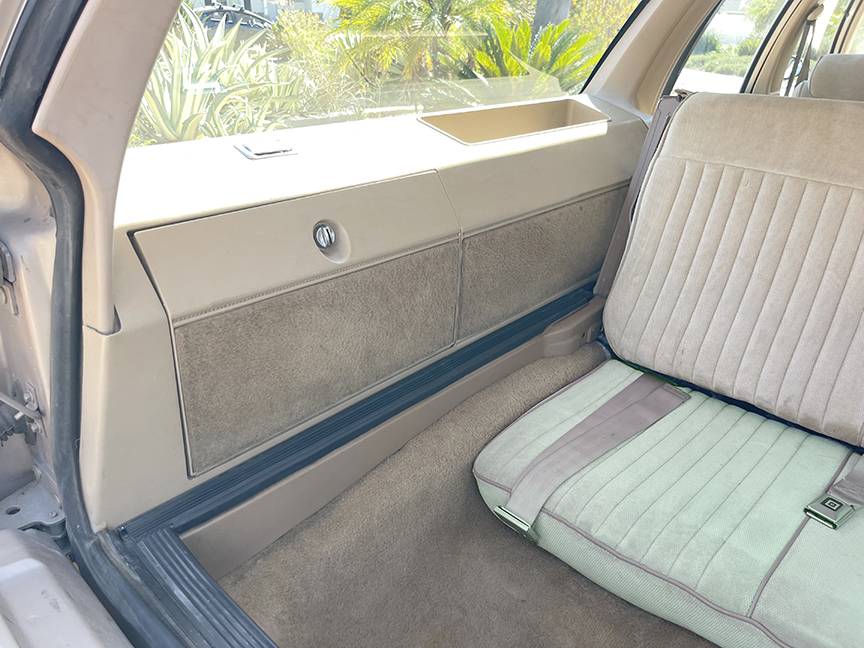 Pontiac-parisienne-safari-wagon-1986-7