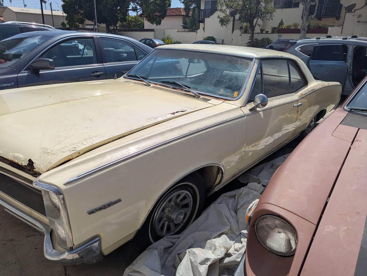 Pontiac-tempest-1966-yellow-2