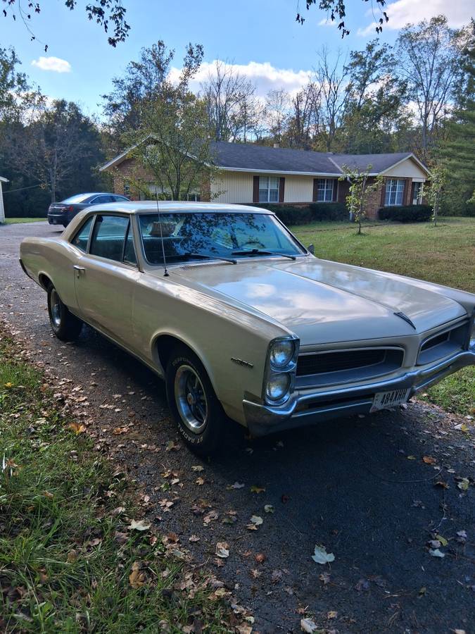 Pontiac-tempest-1967-custom-1