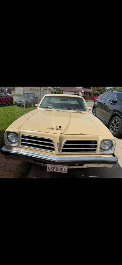 Pontiac-ventura-1976-yellow