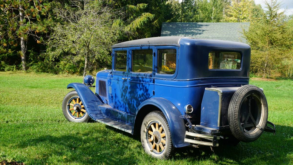 Pontiach-1928-blue-3