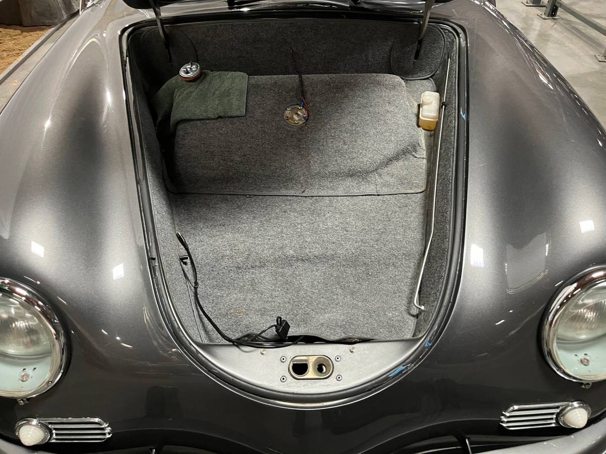 Porche-speedster-1965-silver-10