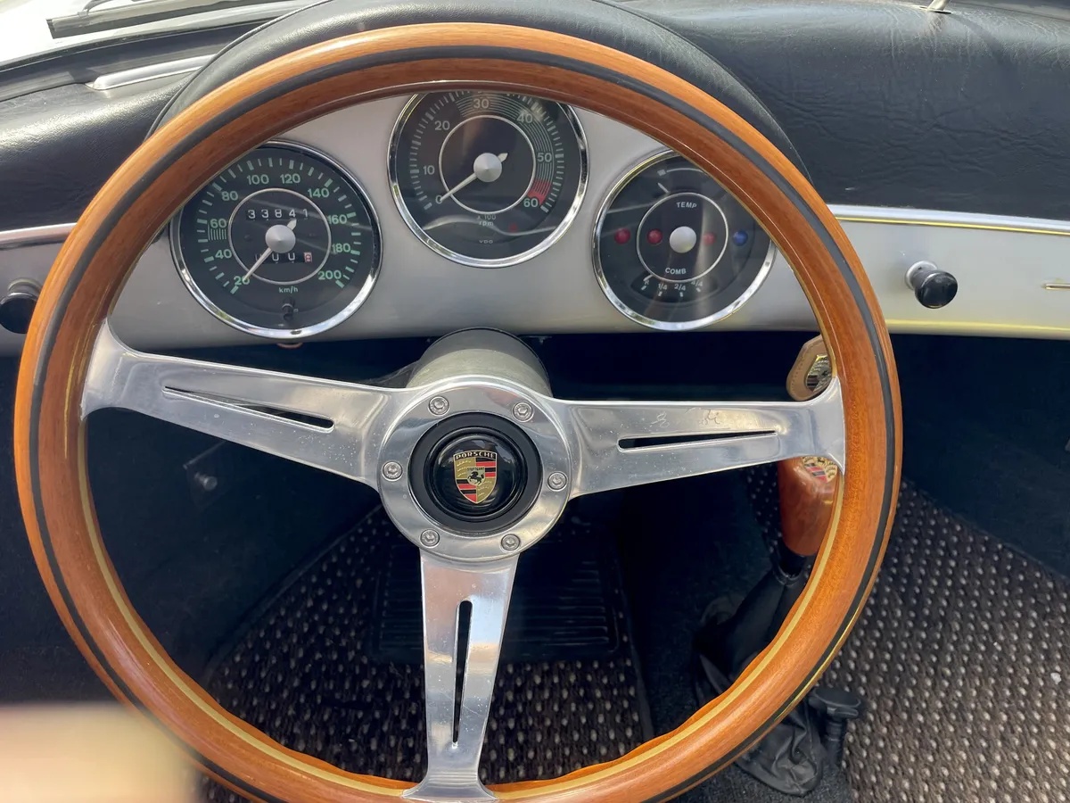 Porsche-356-replica-1957-9