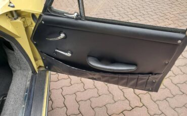 Porsche-356sc-1964-yellow-17