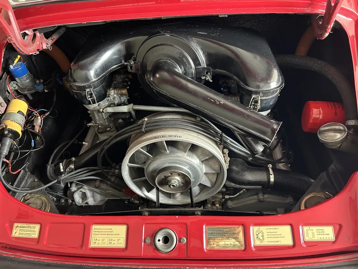 Porsche-911-1966-Red-Black-13