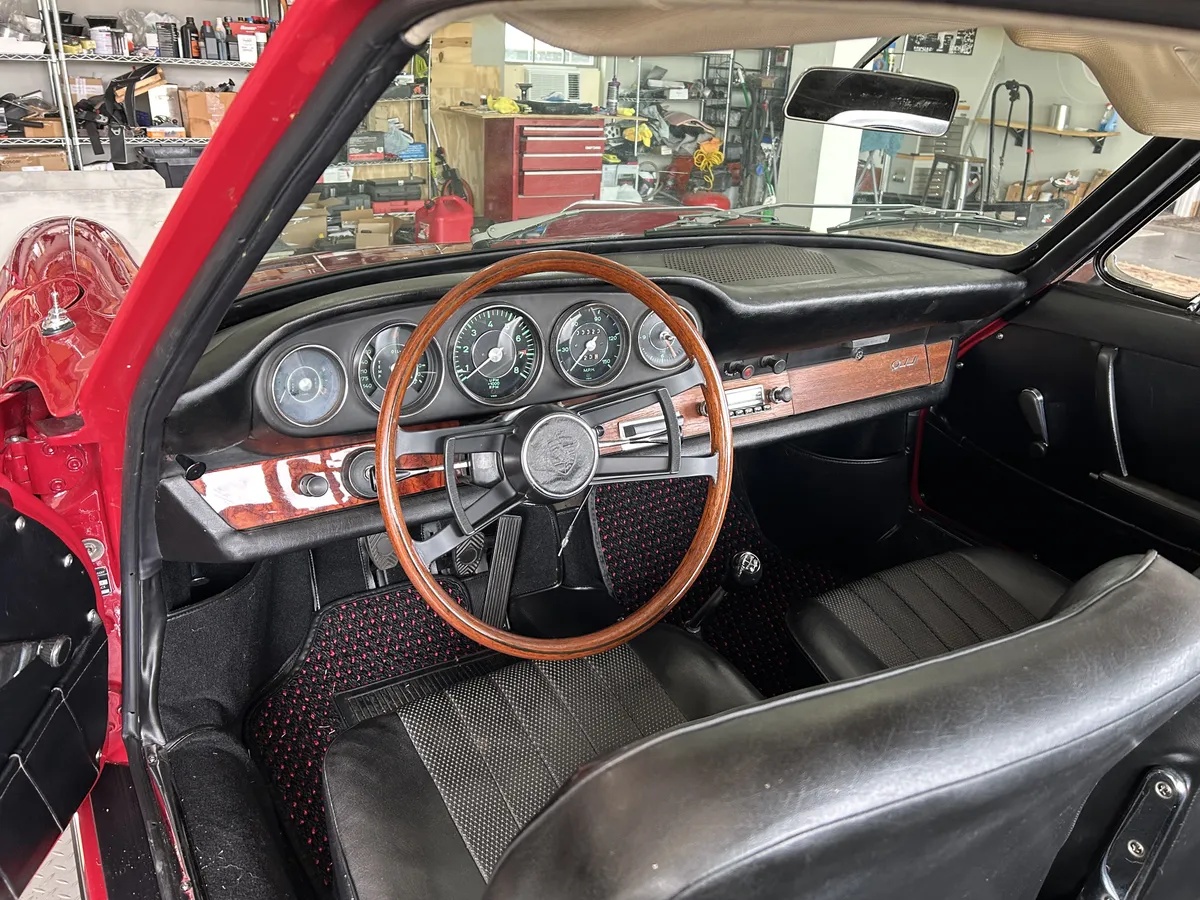 Porsche-911-1966-Red-Black-6