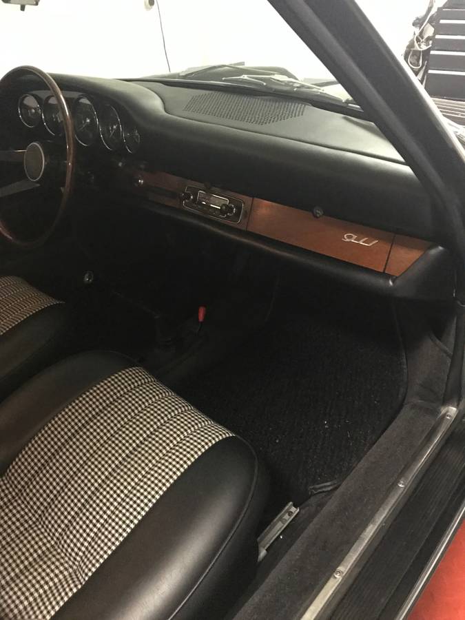 Porsche-911-1966-black-2