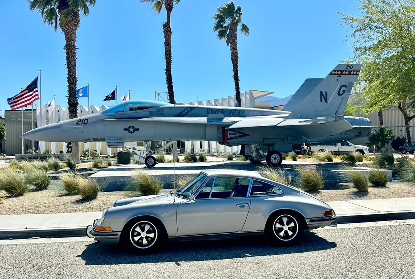 Porsche-911-1971-Silver-Black-14