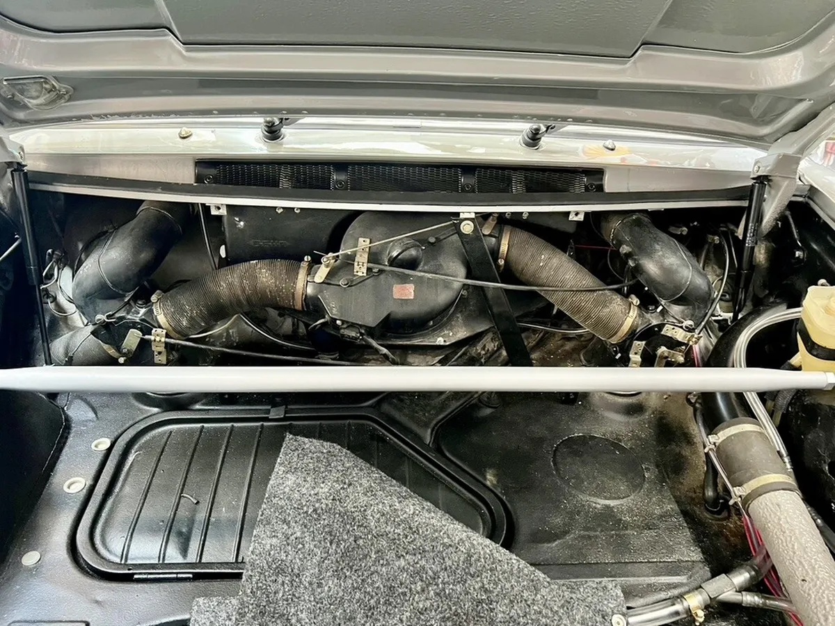 Porsche-911-1971-Silver-Black-3
