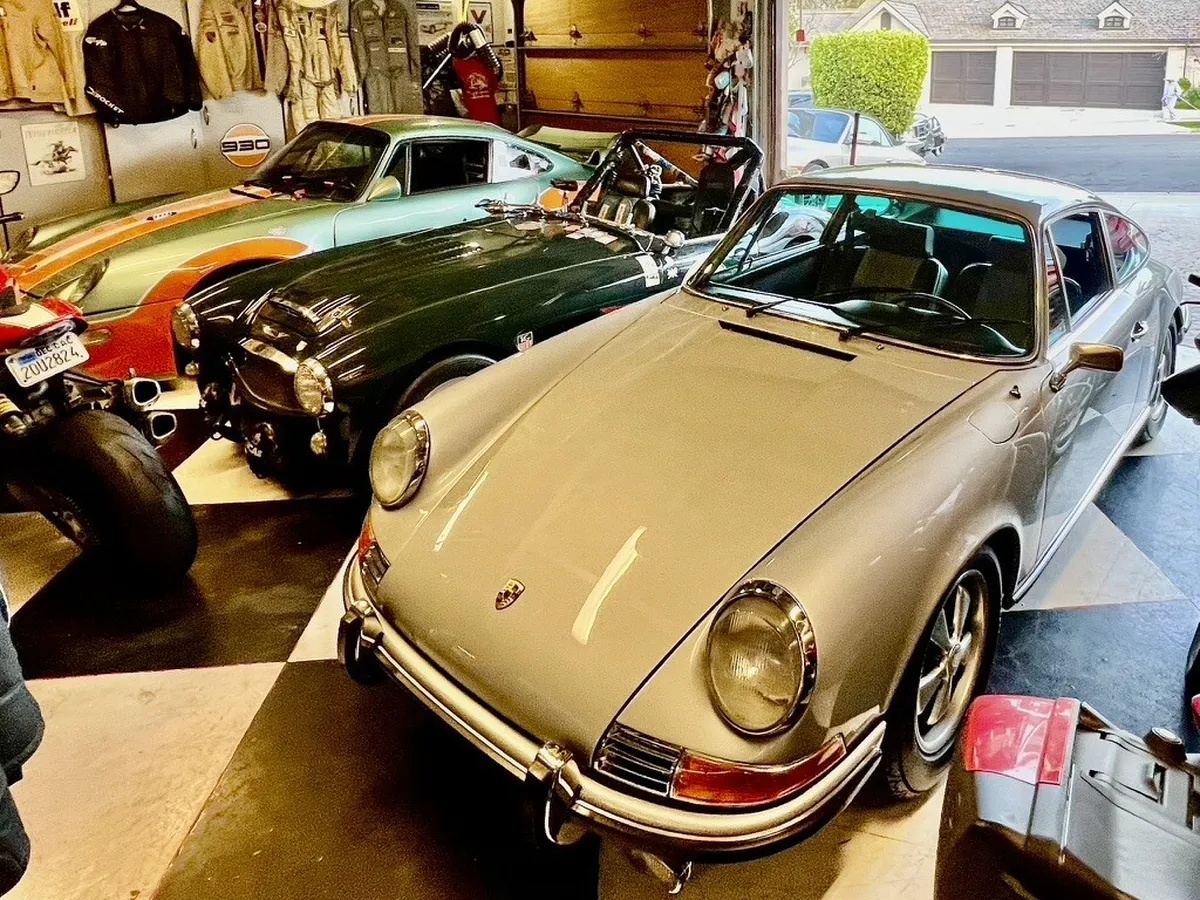 Porsche-911-1971-Silver-Black-9