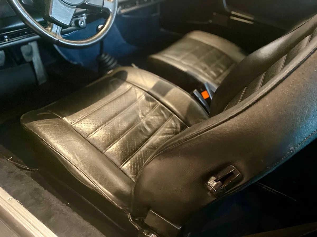 Porsche-911-1975-16