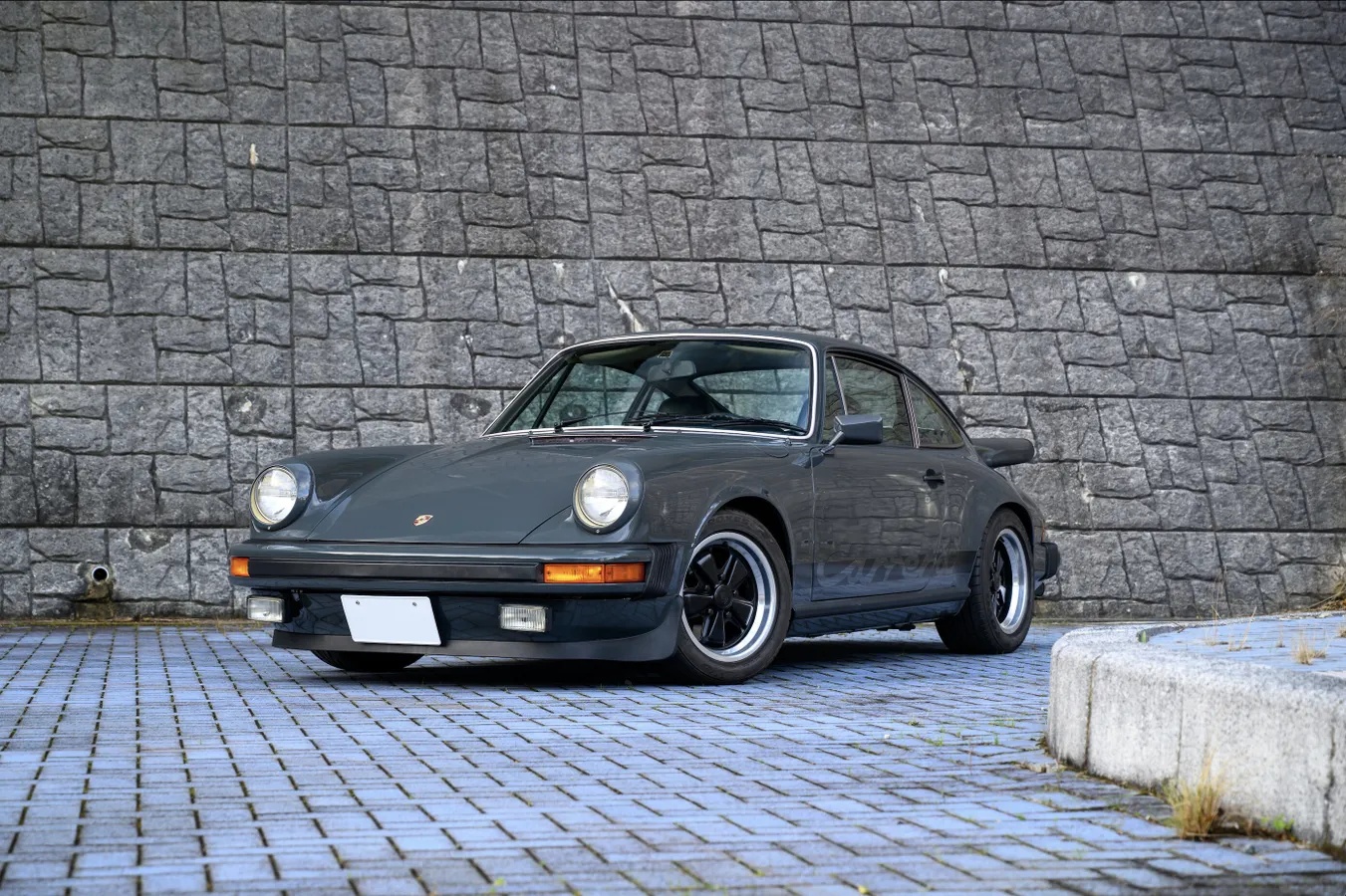 Porsche-911-1975-5