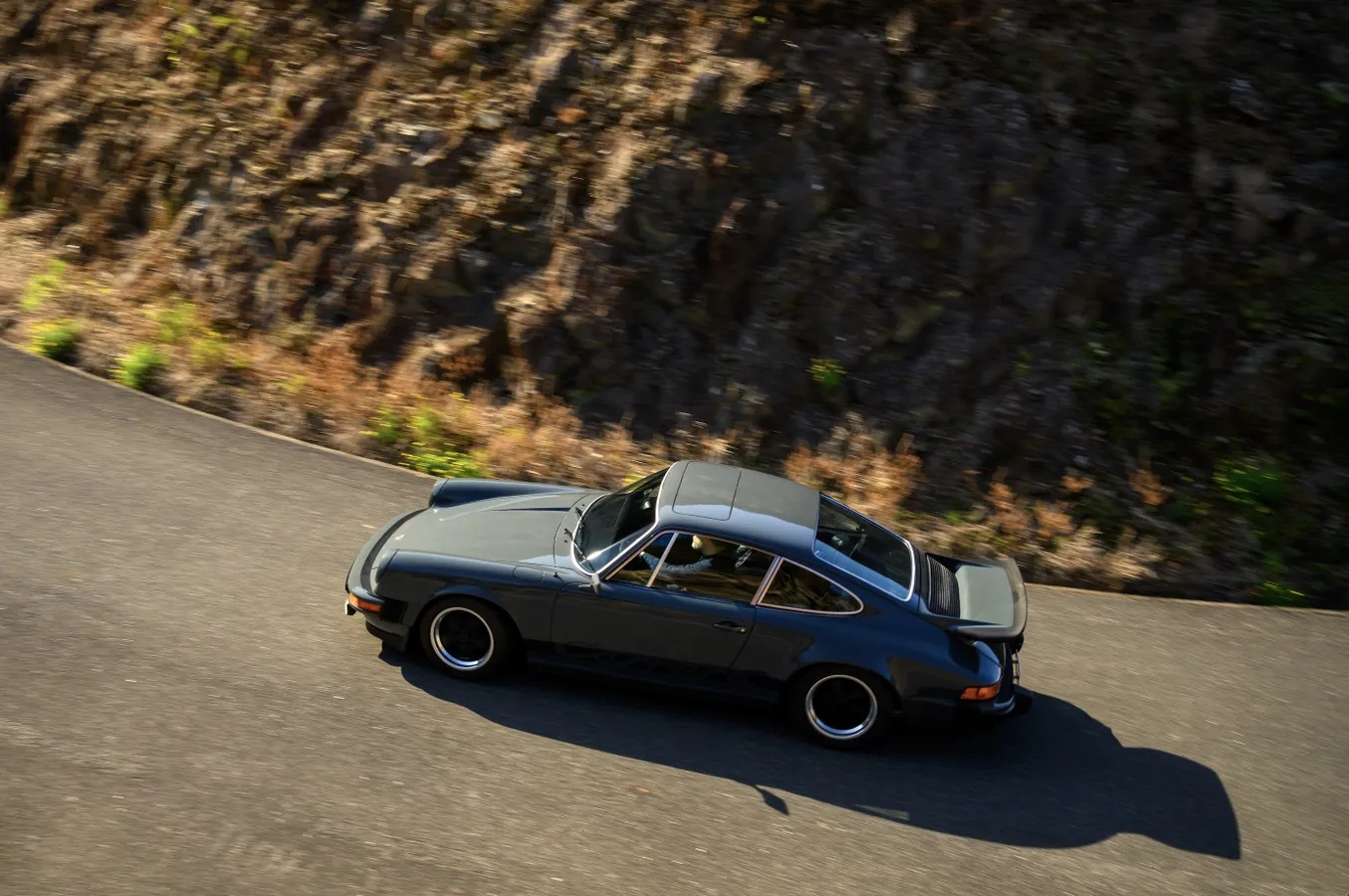 Porsche-911-1975-6